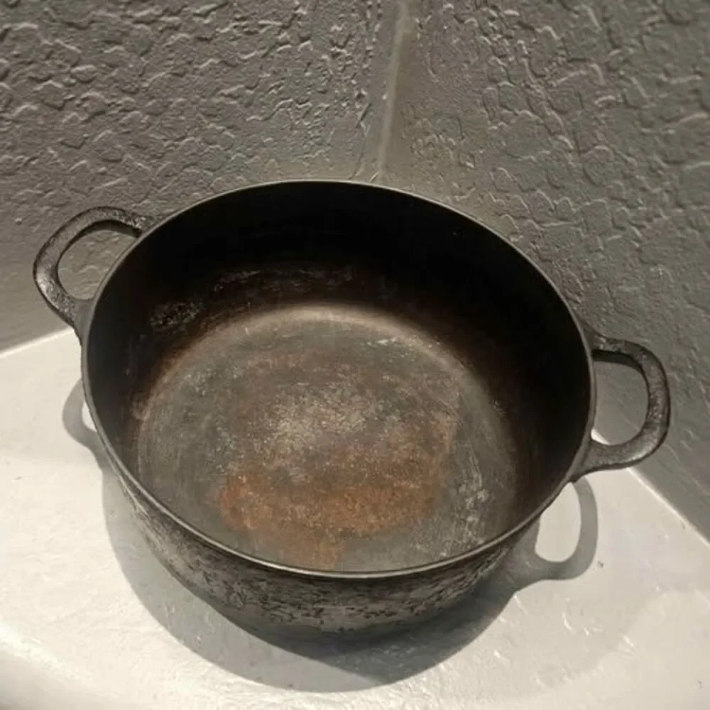 Vintage #12 Cast Iron Dutch Oven with Lid Piede-Selle Ardennes Fumay
